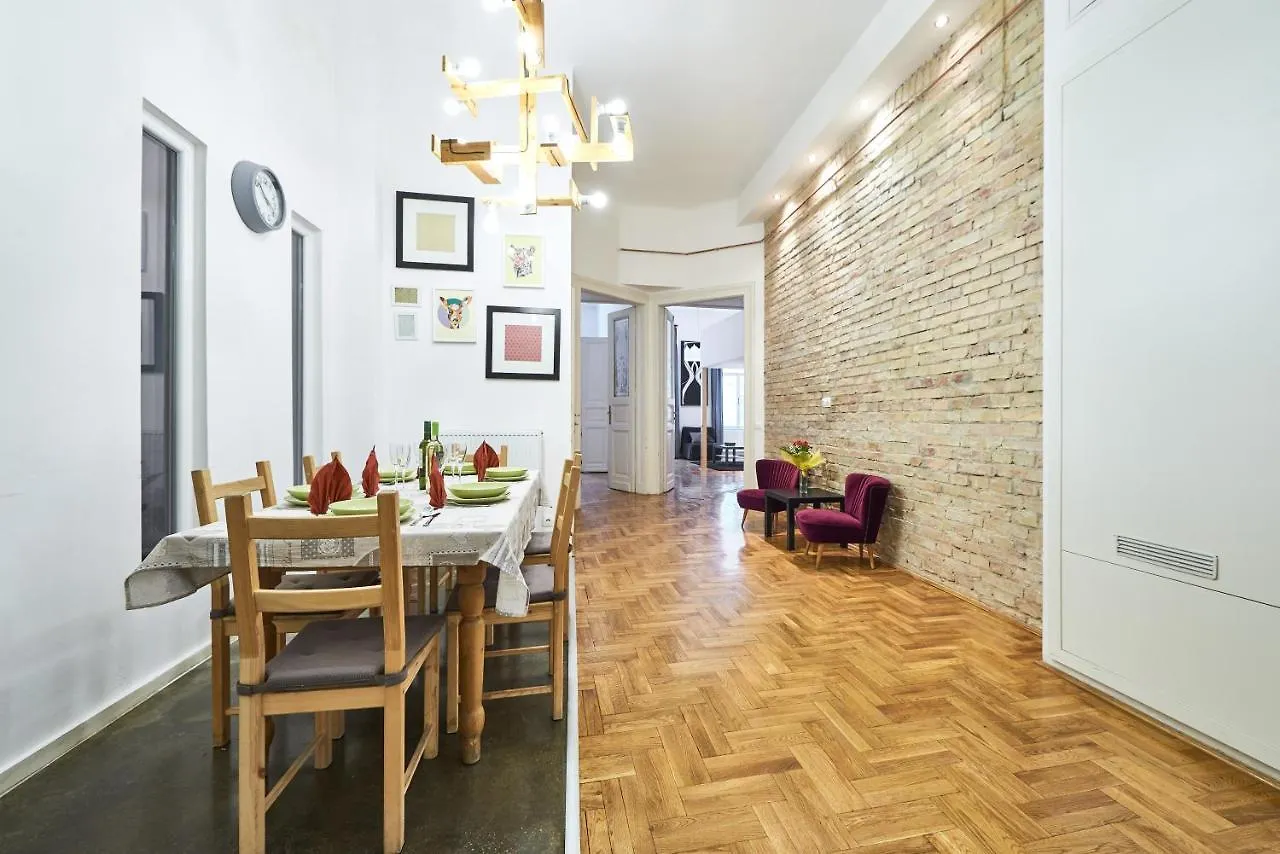 Large Apartment For Groups City Center Dist. VII 부다페스트 0*,