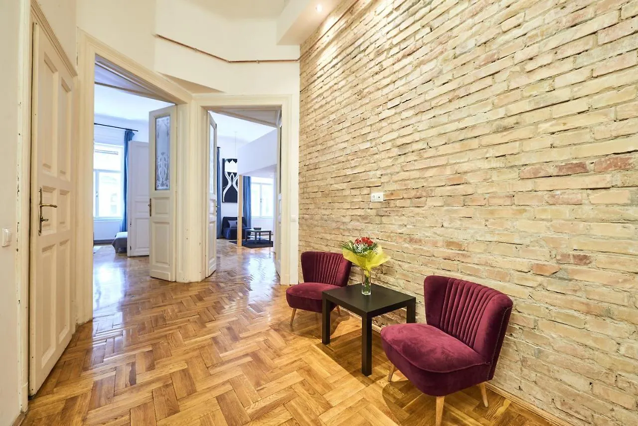 Large Apartment For Groups City Center Dist. VII 부다페스트 0*,