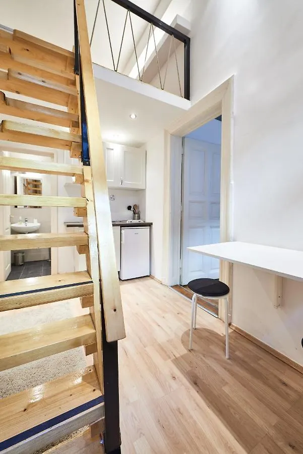 Large Apartment For Groups City Center Dist. VII 부다페스트 0*,  헝가리
