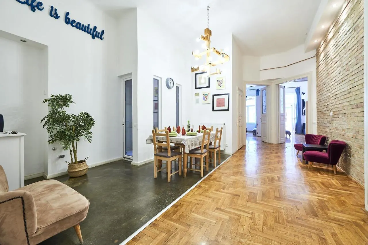 Large Apartment For Groups City Center Dist. VII 부다페스트